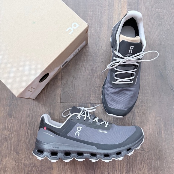 On Cloud Cloudvista Waterproof Running Shoe | 8.5 - Picture 2 of 5